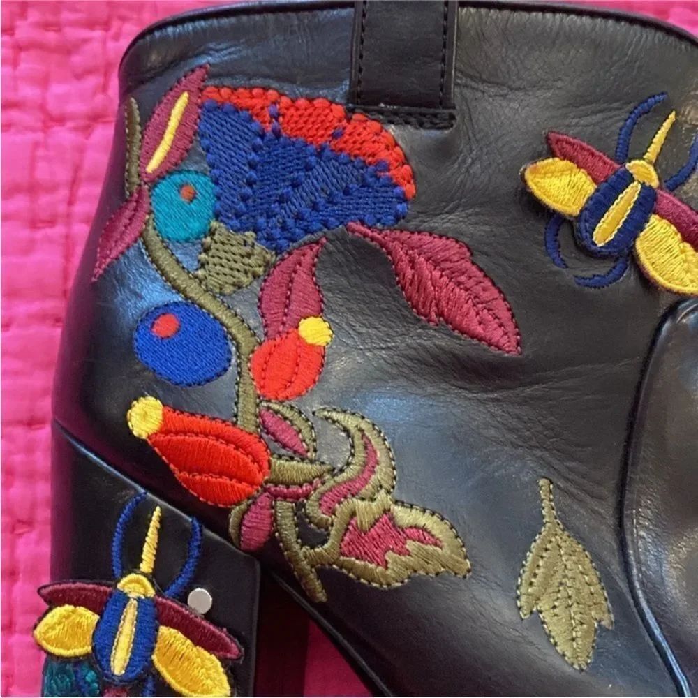 Laurence Decade Embroidered Black Ankle  leather Boots, US8 - Picture 6 of 16